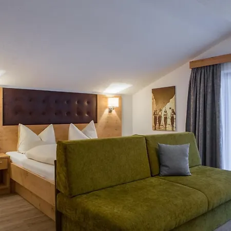 Birkenhof Premium Apart & Suites Apartmanhotel Lermoos